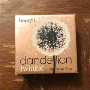 Benefit Dandelion twinkle highlighter/ blush